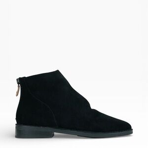 Gentle Souls by Kenneth Cole Emma Bootie, new condition, 8.5